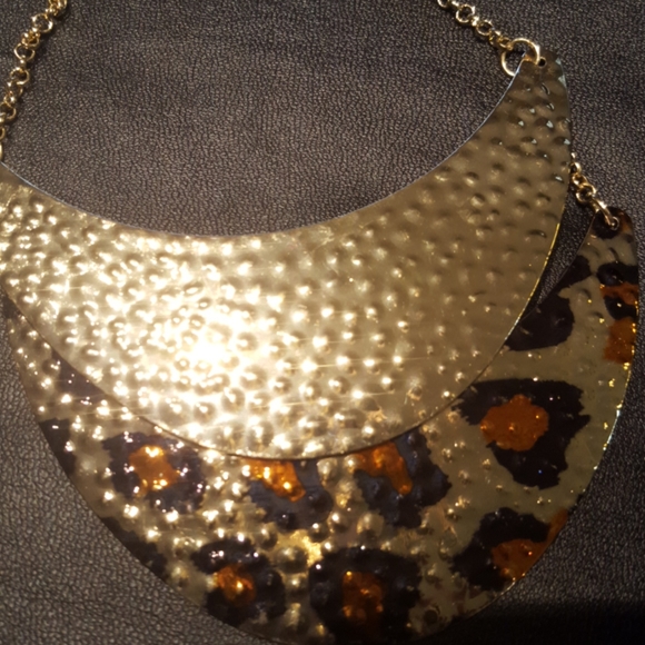 Leopard Fashion Earrings - Picture 4 of 7